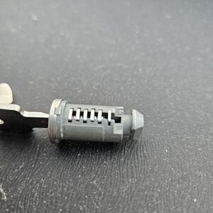 Thule Lock Cylinder Core with Keys (genuine)